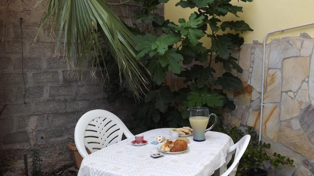 B & B Il Mirto 2 SantʼAntìoco 外观 照片